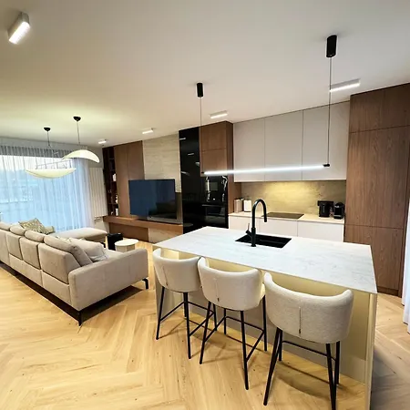 Luxury Penthouse With 55m2 Terrace, Ac And Parking Apartamento Cracóvia