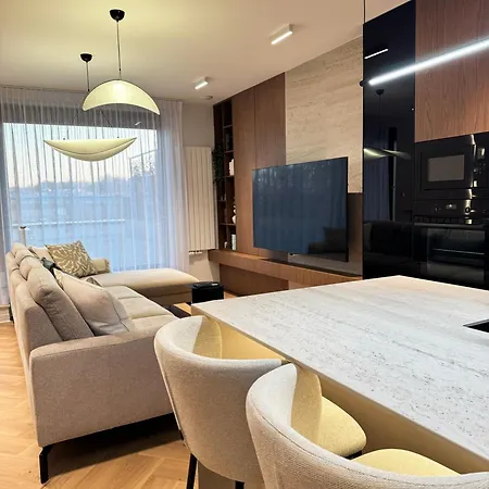 Apartamento Luxury Penthouse With 55m2 Terrace, Ac And Parking
